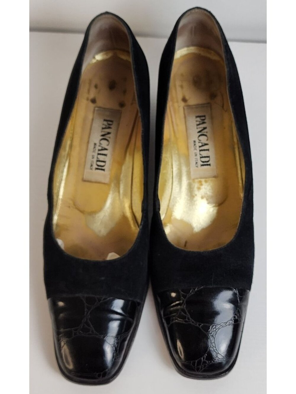 Vintage. PANCALDI Women's Italian Suede Pumps with patent Leather Cap toes. 1.5" - Picture 2 of 8